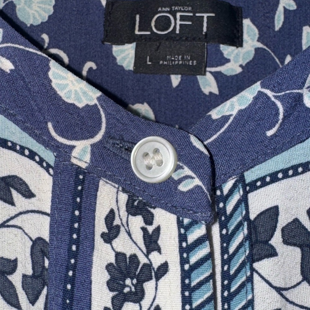 LOFT Navy and White Floral Blouse - Picture 3 of 4